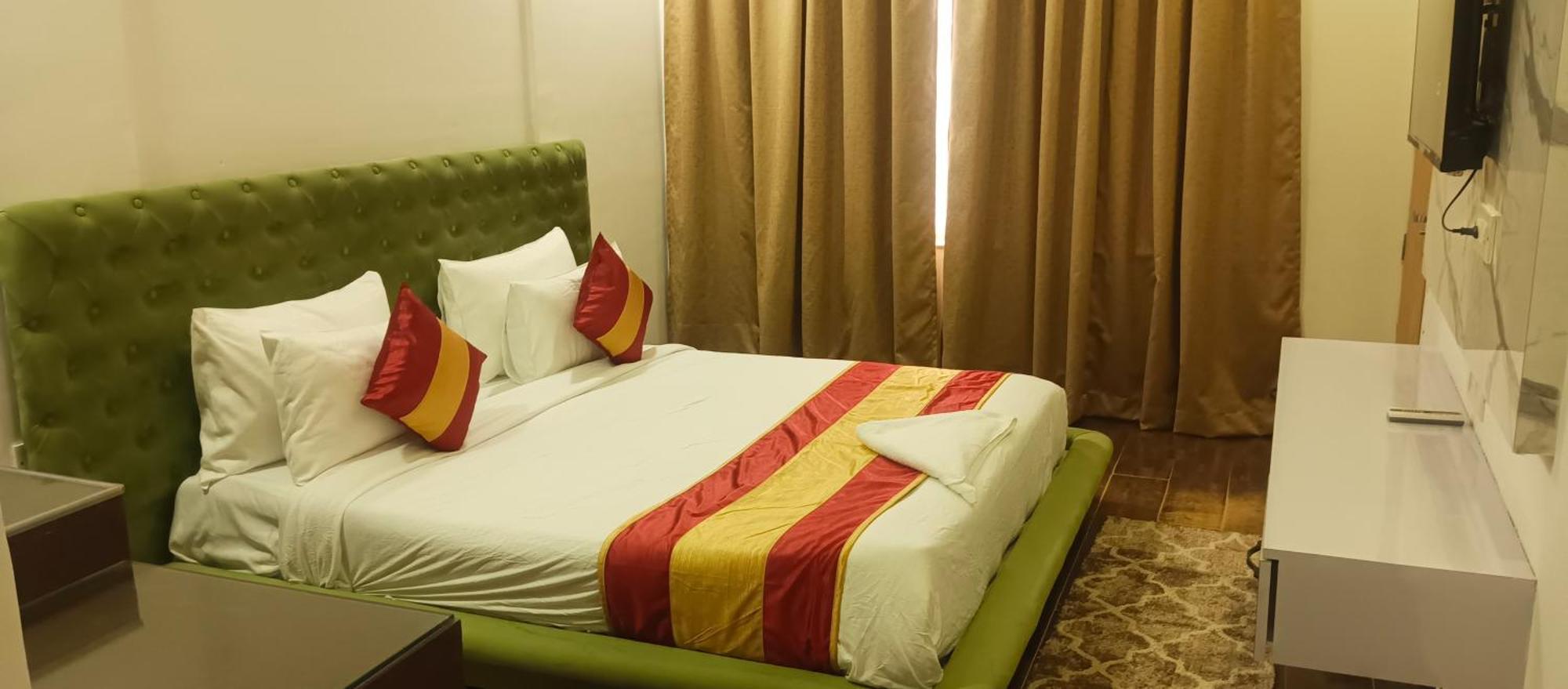 Hotel Elite Sector 45 I Gurgaon Central I Couple Friendly Esterno foto