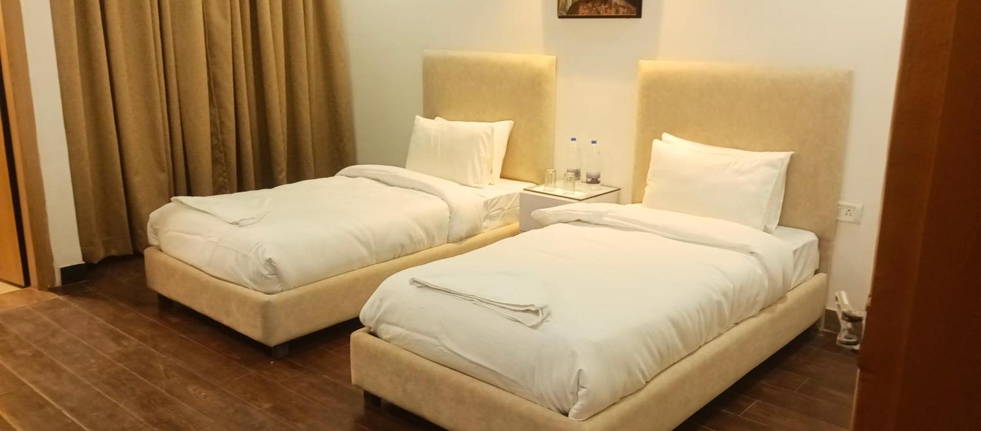 Hotel Elite Sector 45 I Gurgaon Central I Couple Friendly Esterno foto
