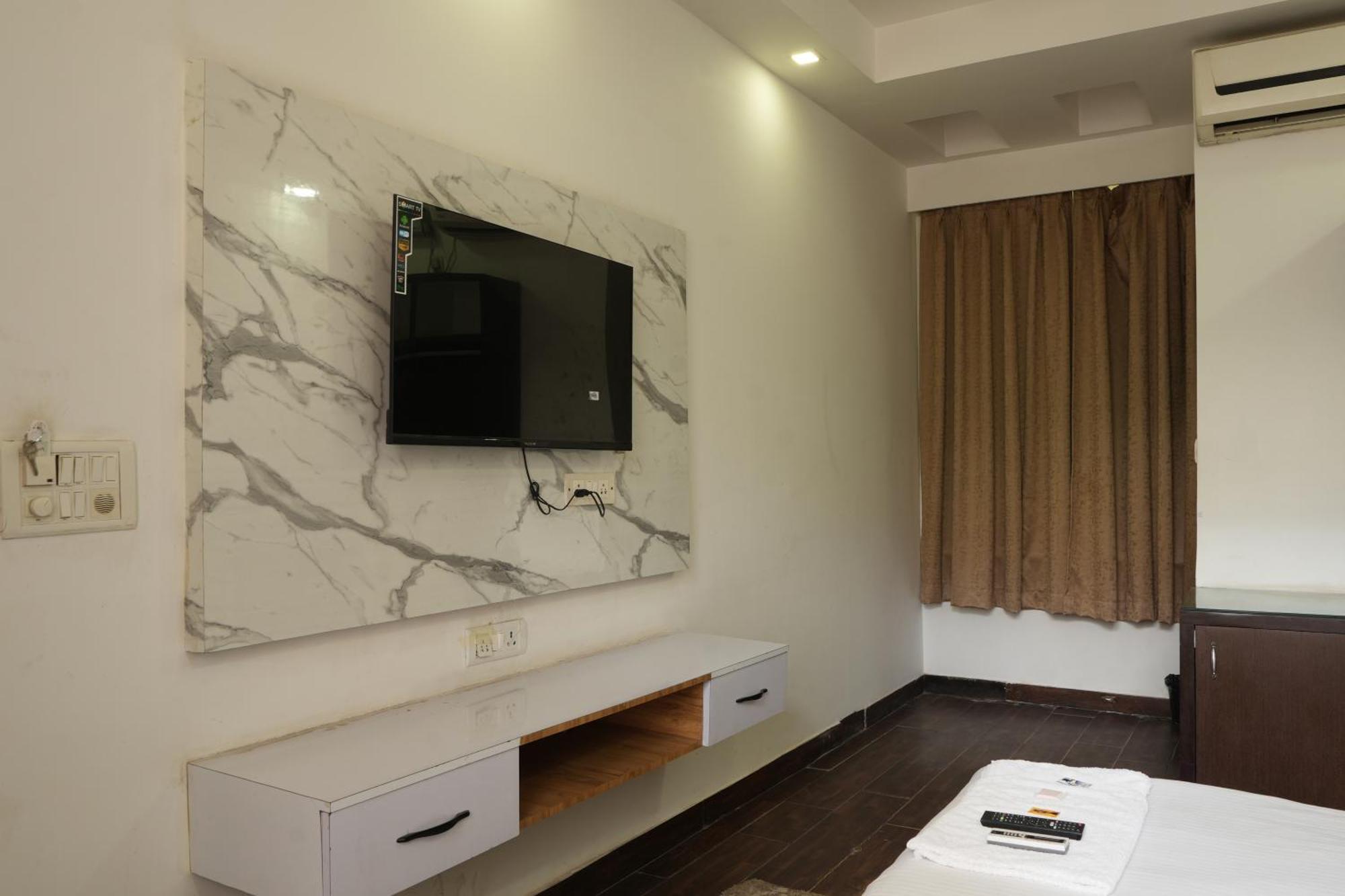 Hotel Elite Sector 45 I Gurgaon Central I Couple Friendly Esterno foto